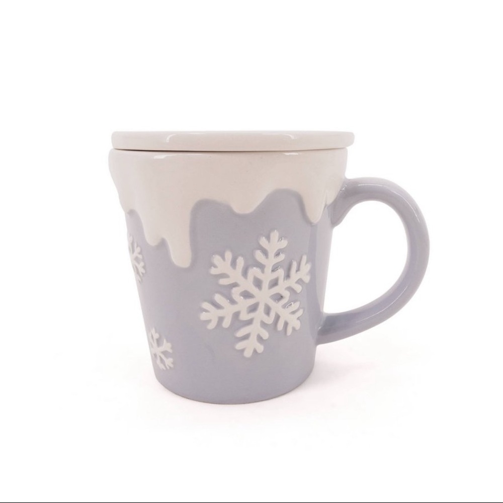 New Blue & White 8 oz. Snowflake Mug with Lid, Target Bullseye Playground 2025